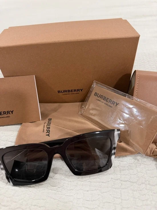 Burberry Briar Sunglasses - Picture 6 of 10